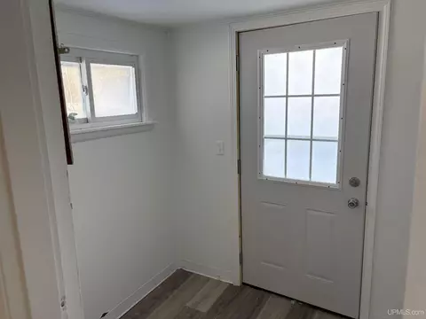 2880 18th, Escanaba, MI 49829 photo 3