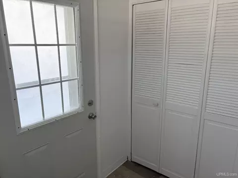 2880 18th, Escanaba, MI 49829 photo 4