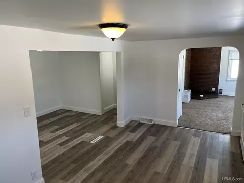 2880 18th, Escanaba, MI 49829 photo 5