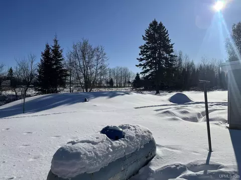 2880 18th, Escanaba, MI 49829 photo 42
