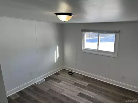 2880 18th, Escanaba, MI 49829 photo 15