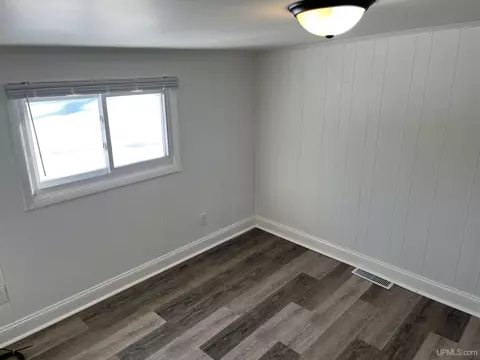 2880 18th, Escanaba, MI 49829 photo 19