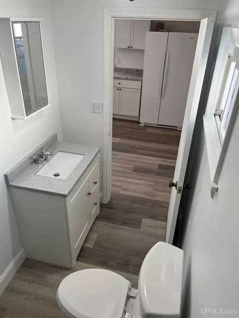 2880 18th, Escanaba, MI 49829 photo 9