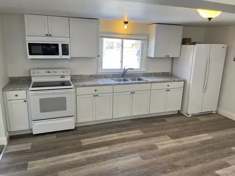 2880 18th, Escanaba, MI 49829 photo 7