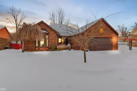26256 Birchcrest, Chesterfield, MI 48051