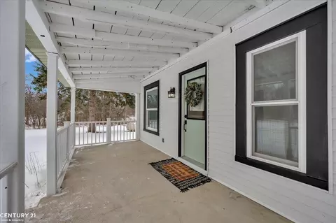 6178 E 86th St, Newaygo, MI 49337 photo 2