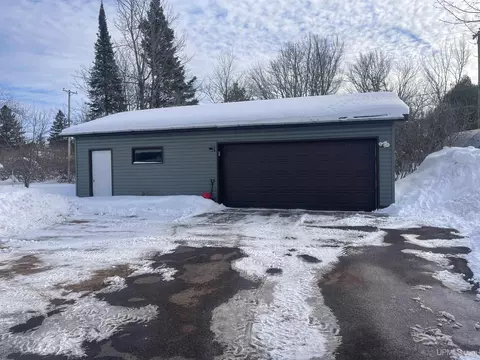 1202 Hancock, Wakefield, MI 49968 photo 2