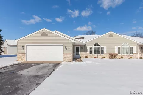 2102 Lakewood, Adrian, MI 49221