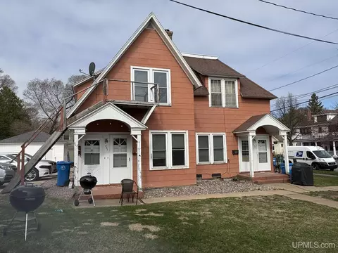 323-325 N Front, Marquette, MI 49855