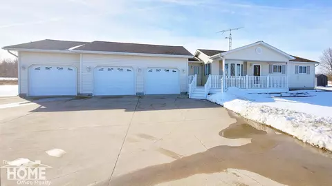 2020 E Wilkinson, Owosso, MI 48867