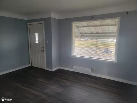 Living - 936 Johnson, Flint, MI 48532 photo 1 of 2