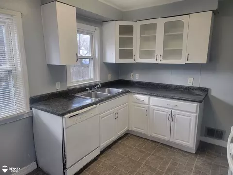 Kitchen - 936 Johnson, Flint, MI 48532 photo 1 of 2