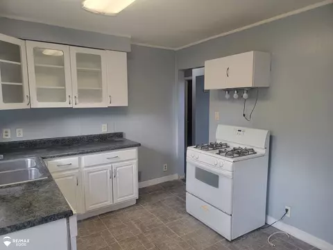 Kitchen - 936 Johnson, Flint, MI 48532 photo 2 of 2