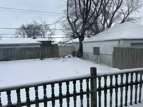 Exterior - 24852 Lambrecht Ave, Eastpointe, MI 48021 photo 1 of 2