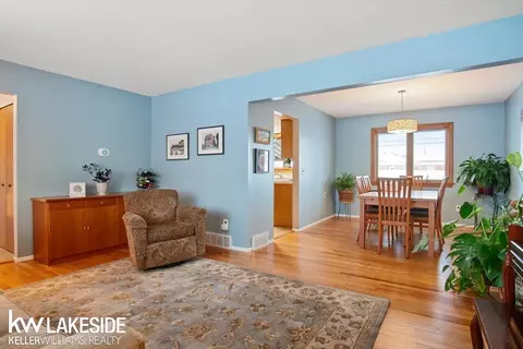 14111 Ivanhoe, Warren, MI 48088 photo 6