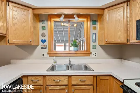 14111 Ivanhoe, Warren, MI 48088 photo 11
