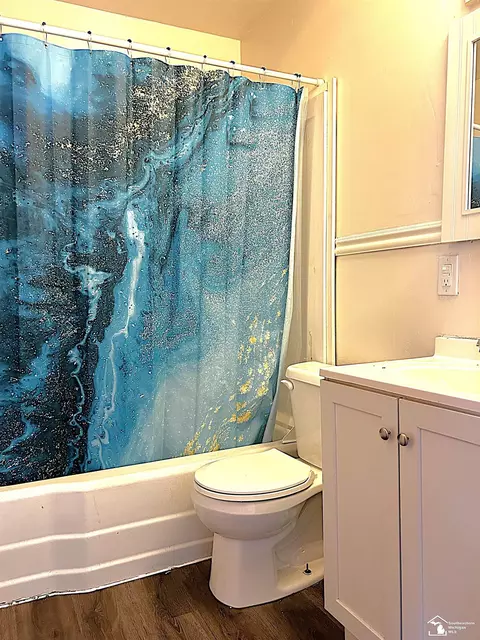 Bath - 643 Michigan, Monroe, MI 48162 photo 1 of 1