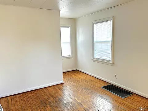 Living - 643 Michigan, Monroe, MI 48162 photo 1 of 2