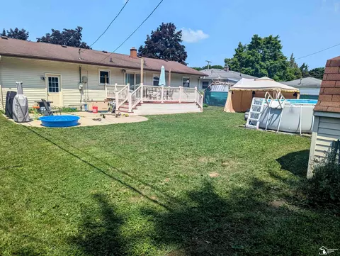 Exterior - 918 Lavender, Monroe, MI 48162 photo 3 of 5