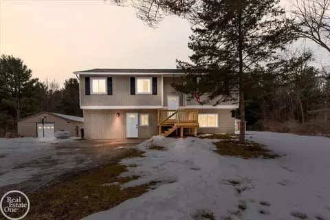 5600 Klettner, Saint Clair, MI 48079