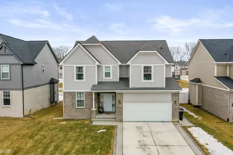 47367 E Bayside, Chesterfield, MI 48047