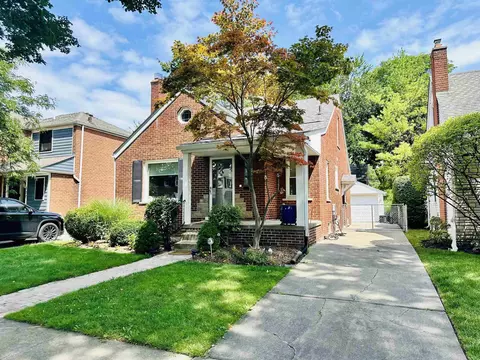 420 Lothrop, Grosse Pointe Farms, MI 48236