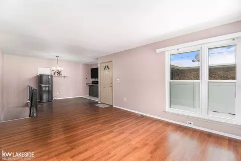 Living - 2763 Roundtree, Troy, MI 48083 photo 2 of 4