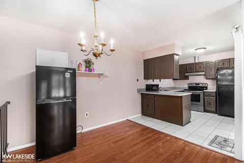 Dining - 2763 Roundtree, Troy, MI 48083 photo 1 of 1