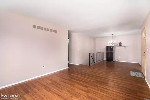 Living - 2763 Roundtree, Troy, MI 48083 photo 3 of 4