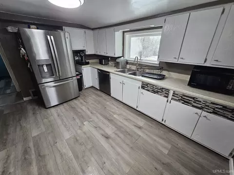 Kitchen - 168 Saginaw, Ishpeming, MI 49849 photo 2 of 3
