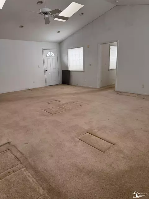Living - 22980 Goddard, Taylor, MI 48180 photo 5 of 7
