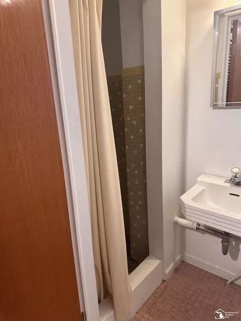 Bath - 22980 Goddard, Taylor, MI 48180 photo 1 of 7