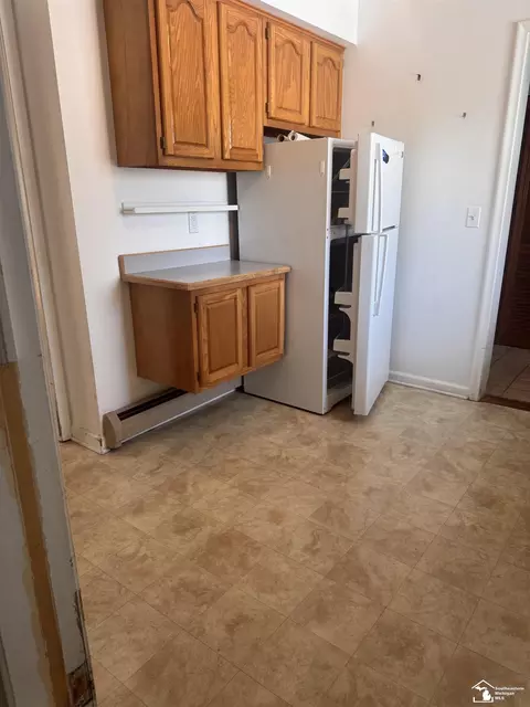 Kitchen - 22980 Goddard, Taylor, MI 48180 photo 2 of 3