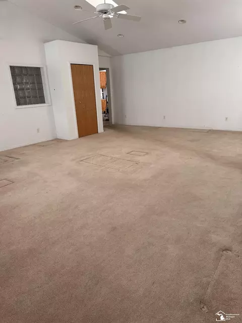 Living - 22980 Goddard, Taylor, MI 48180 photo 4 of 7