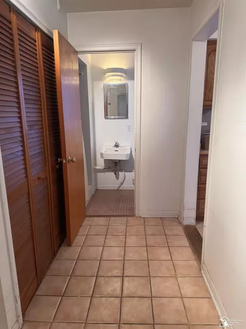 Entry Way - 22980 Goddard, Taylor, MI 48180 photo 2 of 4