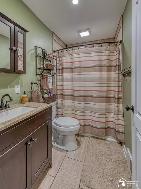 Bath - 151 Crampton, Monroe, MI 48162 photo 2 of 3