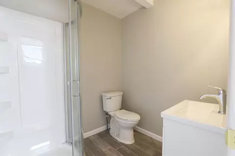 Bath - 332 Westcombe, Flint, MI 48501 photo 3 of 4