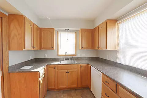 Kitchen - 332 Westcombe, Flint, MI 48501 photo 1 of 6