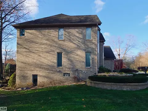 8932 Tournament, Washington, MI 48094 photo 16