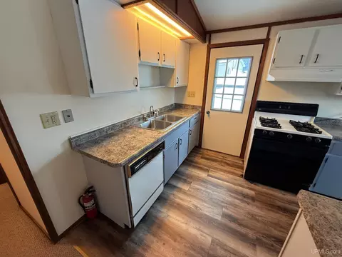 1303 Cedar, Hancock, MI 49930 photo 4