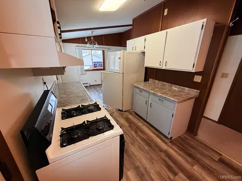 1303 Cedar, Hancock, MI 49930 photo 5