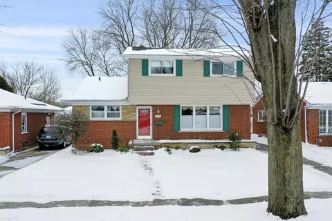 22948 Clairwood, Saint Clair Shores, MI 48080