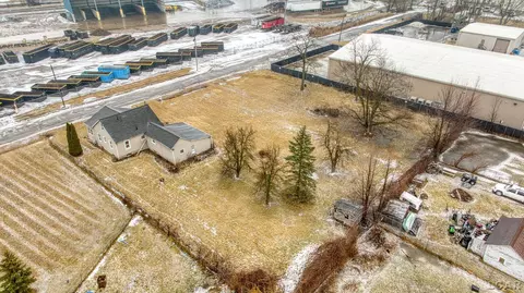 View/Area - 1046 Railroad, Adrian, MI 49221 photo 2 of 8