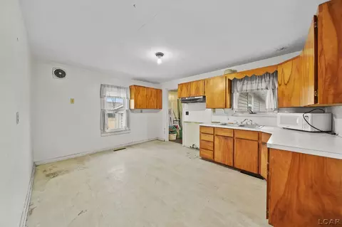 Kitchen - 1046 Railroad, Adrian, MI 49221 photo 1 of 3
