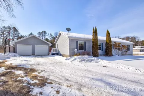 W5731 Evergreen, Menominee, MI 49858