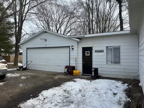406 W Second, Gladwin, MI 48624 photo 2