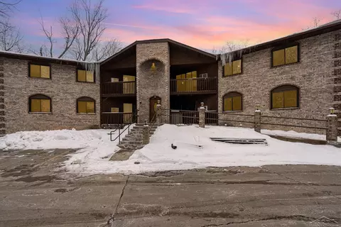 3339 S Cabaret Trl #B-2, Saginaw, MI 48603