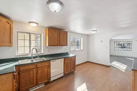 Kitchen - 471 Walnut, Mount Morris, MI 48458 photo 2 of 2