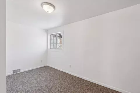 Bedroom - 471 Walnut, Mount Morris, MI 48458 photo 3 of 5