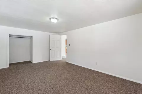 Bedroom - 471 Walnut, Mount Morris, MI 48458 photo 4 of 5